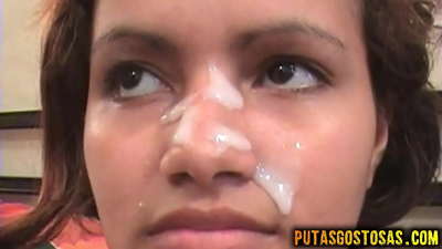 Охин хөхөө хөхөж байна