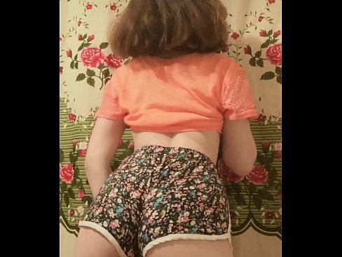 ❤️ Тачаангуй залуу бяцхан хүүхэн камер дээр шорт тайлж байна ❌ Шууд гэдсээр порно манайд ❌️❤