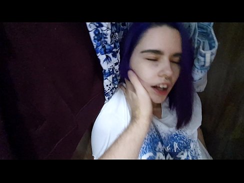 ❤️ Олоод миний эгч нь шүүгээний болон тусалсан түүний булэг ❌ Шууд гэдсээр порно манайд ❌️❤